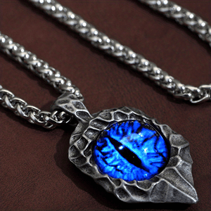 New Nordic High Quality Blue Eye Skull Necklace Men's And Women's Accessories Fashion Necklace