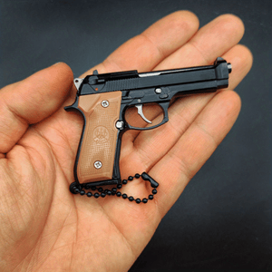 Halloween GiftTactical Model Gun Hanging Decoration For Men, Small Gun Model Keychain For Men, Plastic Pistol Keychain, Buckle Decoration Sm