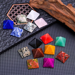 Natural Pyramid Crystal Stone With A Volume Of 0.8Inches,Worry Stone Pyramid Crystal Bag Carved Gem Witch Quartz Pyramid Chakrat Palm Ring SUpplies Meditation Spirit Balance