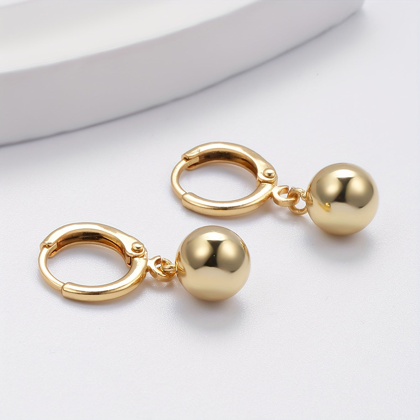 1pair Women's Trendy Fashion Round Ball Dangle Earrings