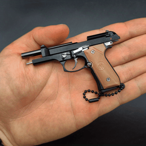 Halloween GiftTactical Model Gun Hanging Decoration For Men, Small Gun Model Keychain For Men, Plastic Pistol Keychain, Buckle Decoration Sm