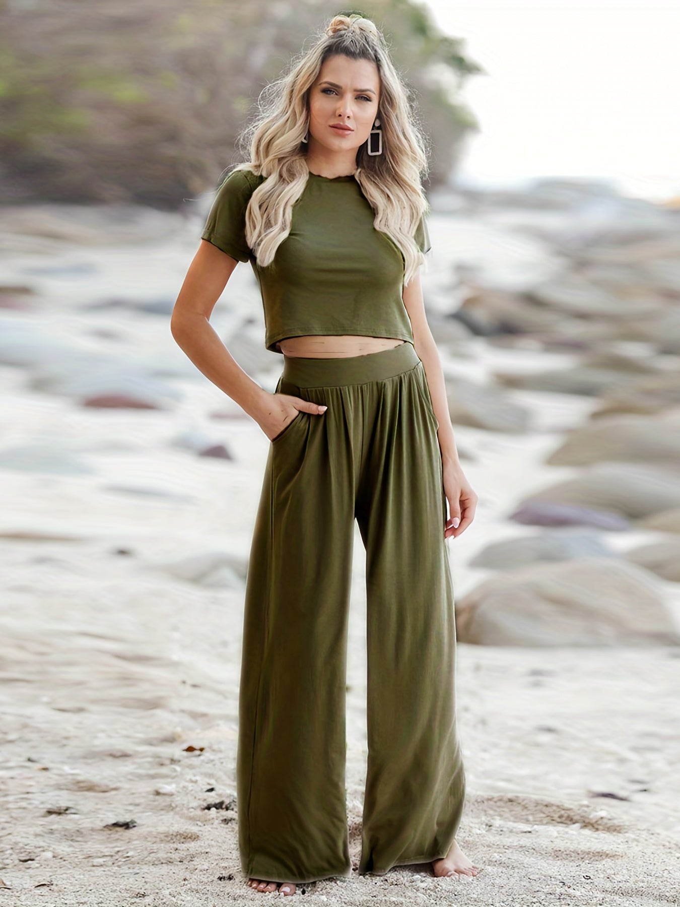 Chic Cropped Top & Flowy Wide-Leg Pants Set - Relaxed Fit, Breathable Fabric - Versatile Style for Any Occasion, Women's Ensemble