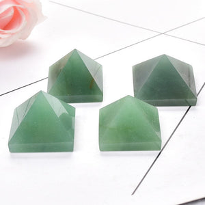 Crystal Pyramid Quartz Healing Stone Chakra Reiki Natural Crystal Green Aventurine Point Home Decor Crafts Of Gem Stone 1PC