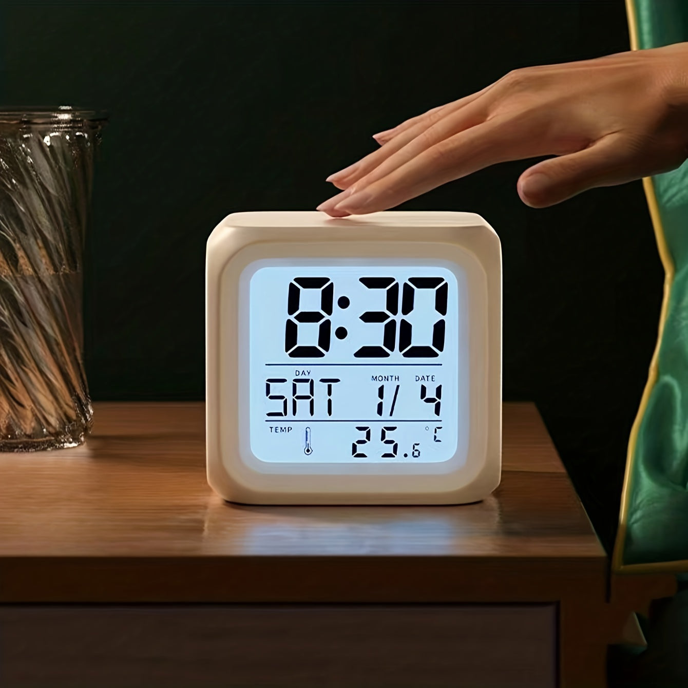 1pc Square White Alarm Clock, Students Smart Electronic Alarm Clock, Special Alarm Bell For Dormitory Home Bedroom