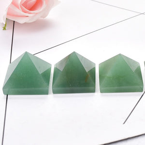 Crystal Pyramid Quartz Healing Stone Chakra Reiki Natural Crystal Green Aventurine Point Home Decor Crafts Of Gem Stone 1PC