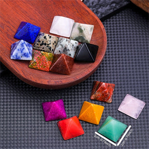 Natural Pyramid Crystal Stone With A Volume Of 0.8Inches,Worry Stone Pyramid Crystal Bag Carved Gem Witch Quartz Pyramid Chakrat Palm Ring SUpplies Meditation Spirit Balance