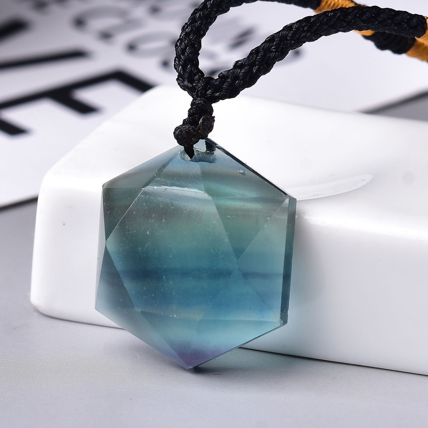 Natural Beautiful Fluorite Quartz Healing Charka Hexagram Crystal Ornament Pendant Hand-Carved Hand-Polished Gift Healing Pendant Meditation