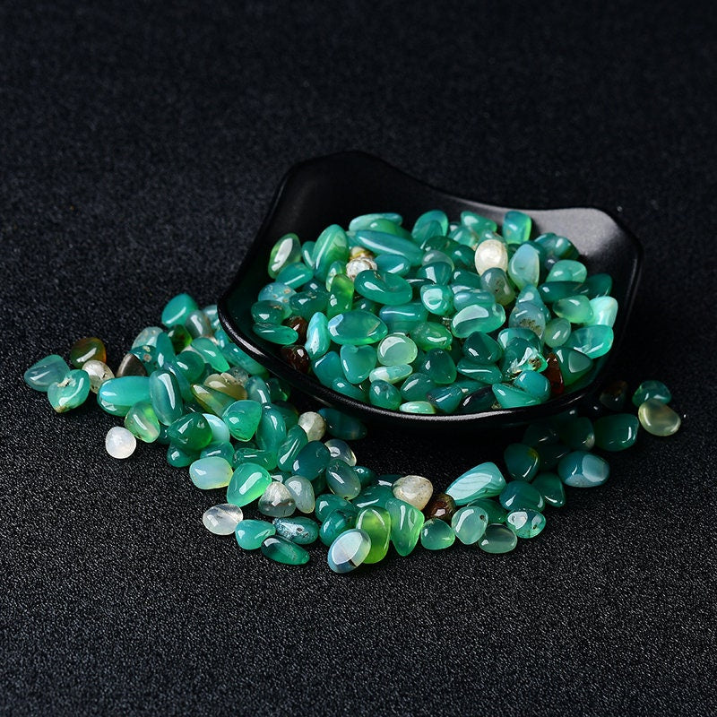 0.44LB Polished Dyed Green Agate Tumbled Stones Reiki Gravel Crystal Stones Hand-Polished for Fish Tank Decor Garden Tank Décor Room Decor