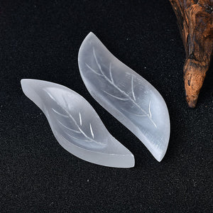 White Selenite Hand Made Leaf Reiki Crystal Healing Meditation Point Home Decor Massage Decoration Collection Gift