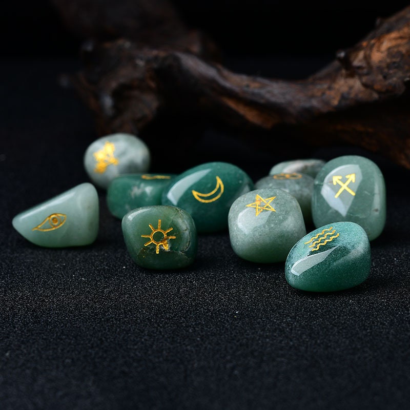 10 Pieces Witch Runes Carved Aventurine Gravel Crytsal Reiki Healing Meditation Hand-Polished for Fish Tank Decor Garden Gift